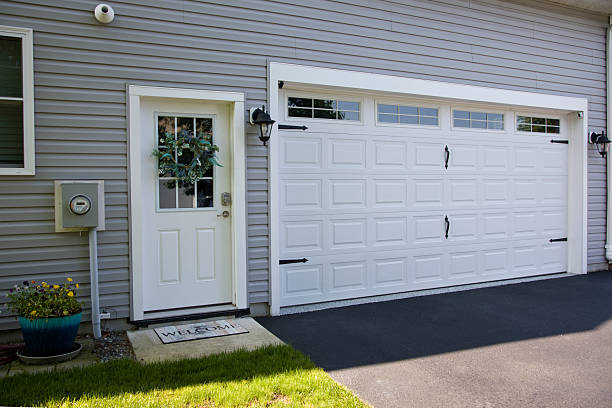 24/7 Emergency Garage Door Panel Replacement experts in Linntown, PA